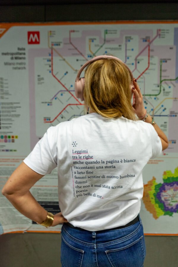 01 PoeT-shirt white page - immagine 2
